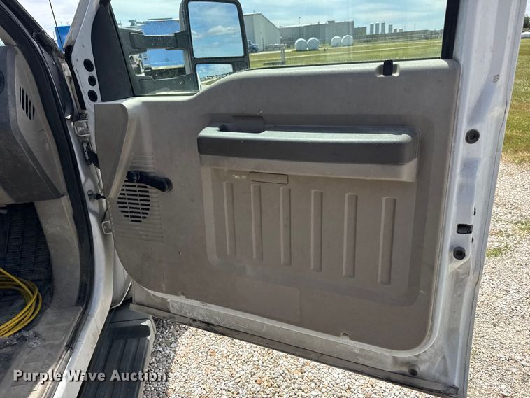 image for item DW6555 2008 Ford F550 Super Duty XL utility / service truck