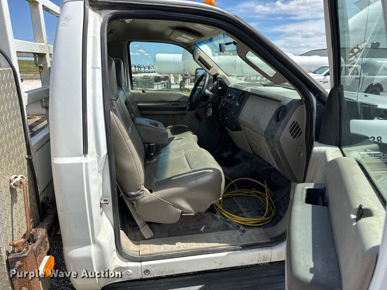 image for item DW6555 2008 Ford F550 Super Duty XL utility / service truck
