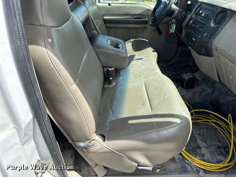 image for item DW6555 2008 Ford F550 Super Duty XL utility / service truck
