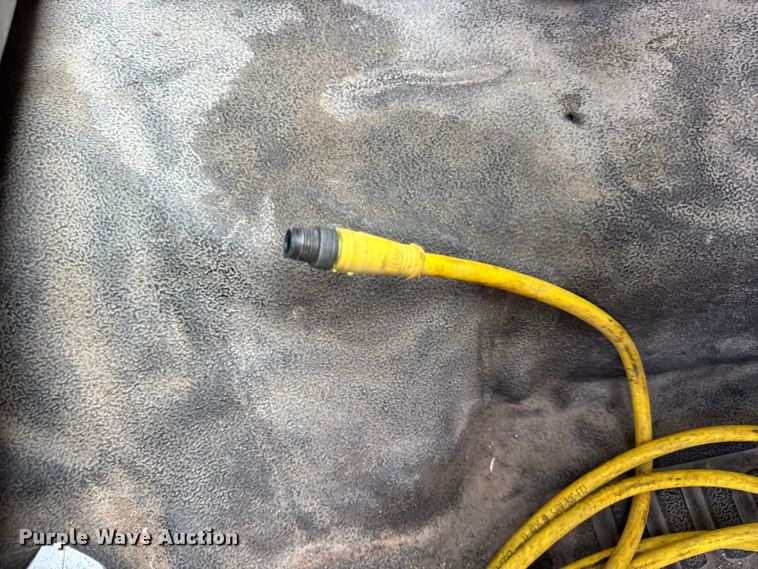 image for item DW6555 2008 Ford F550 Super Duty XL utility / service truck