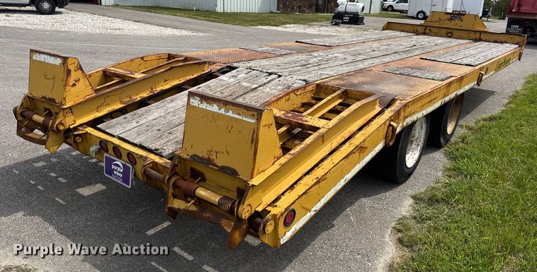 image for item DW6558 1999 Eager Beaver 20HALX equipment trailer