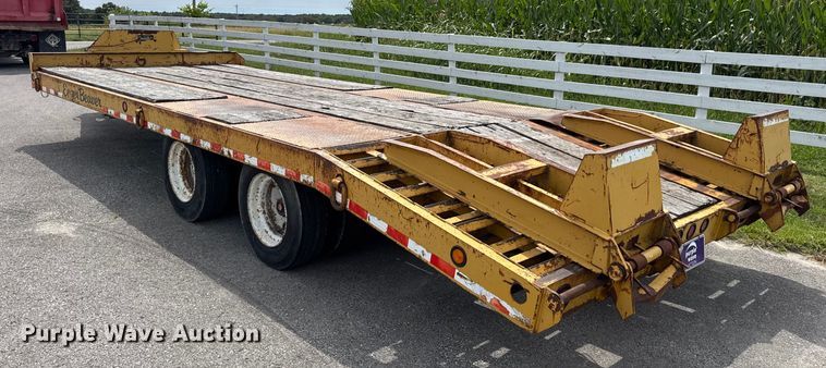image for item DW6558 1999 Eager Beaver 20HALX equipment trailer