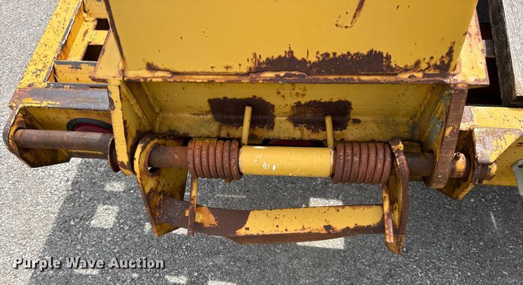 image for item DW6558 1999 Eager Beaver 20HALX equipment trailer