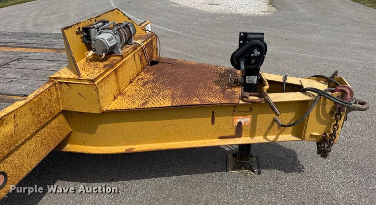 image for item DW6558 1999 Eager Beaver 20HALX equipment trailer