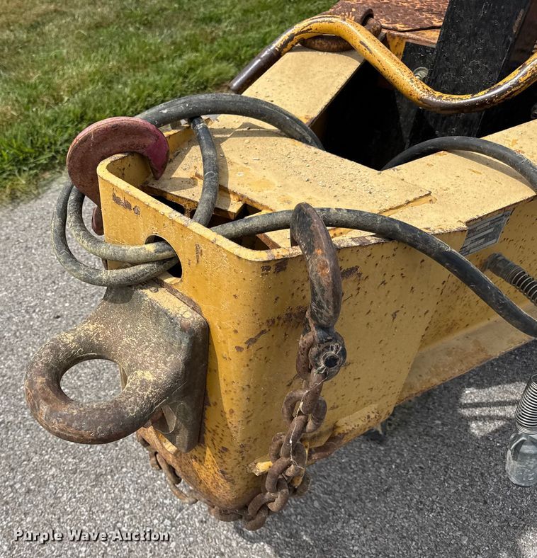 image for item DW6558 1999 Eager Beaver 20HALX equipment trailer