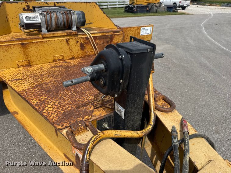 image for item DW6558 1999 Eager Beaver 20HALX equipment trailer