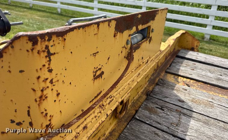 image for item DW6558 1999 Eager Beaver 20HALX equipment trailer