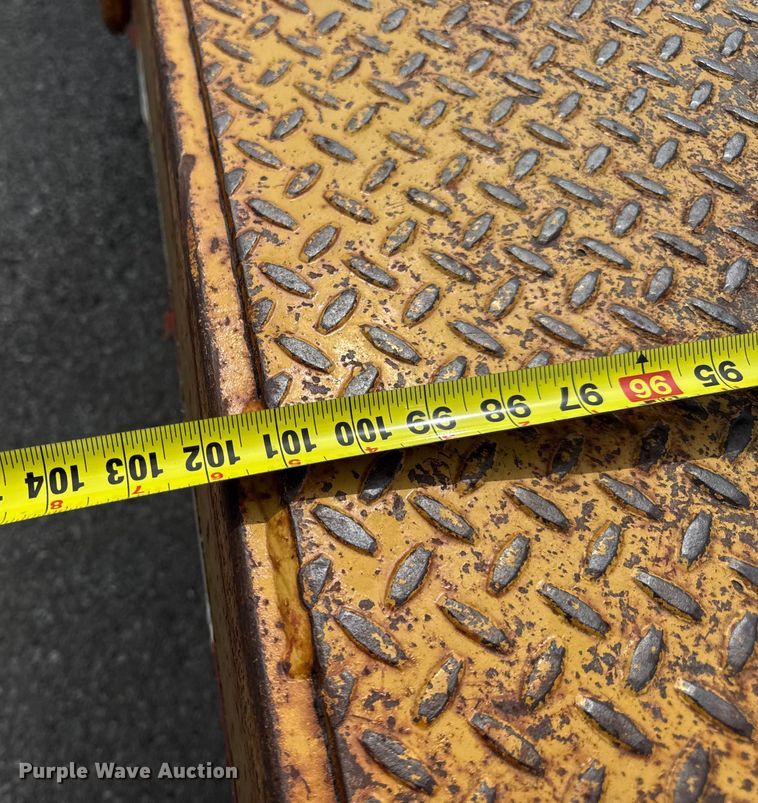 image for item DW6558 1999 Eager Beaver 20HALX equipment trailer