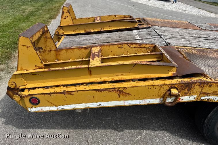 image for item DW6558 1999 Eager Beaver 20HALX equipment trailer
