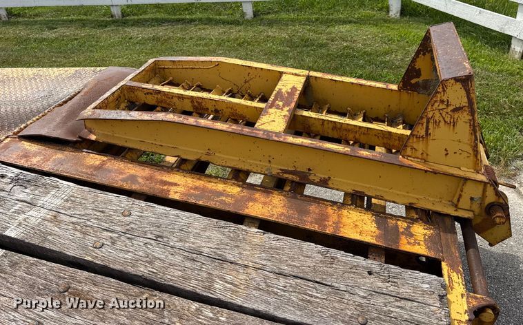 image for item DW6558 1999 Eager Beaver 20HALX equipment trailer