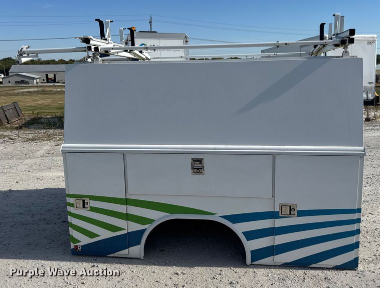 image for item DW6563 Reading Classic 2 pickup truck utility bed