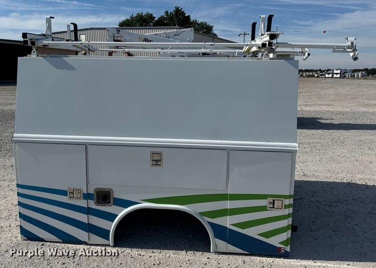 image for item DW6563 Reading Classic 2 pickup truck utility bed