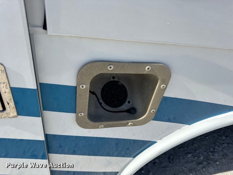 image for item DW6563 Reading Classic 2 pickup truck utility bed