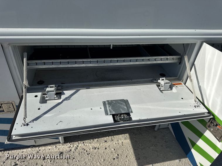 image for item DW6563 Reading Classic 2 pickup truck utility bed