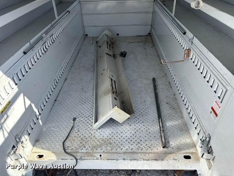 image for item DW6563 Reading Classic 2 pickup truck utility bed