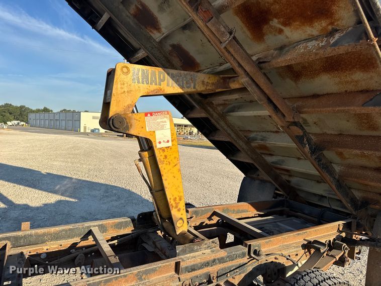 image for item DW6567 1999 Ford F450 Super Duty XL dump flatbed truck