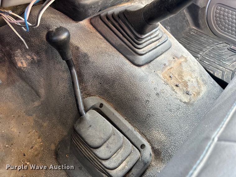 image for item DW6567 1999 Ford F450 Super Duty XL dump flatbed truck