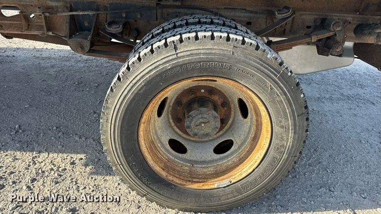 image for item DW6567 1999 Ford F450 Super Duty XL dump flatbed truck