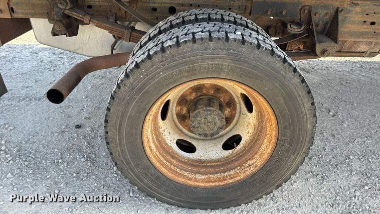 image for item DW6567 1999 Ford F450 Super Duty XL dump flatbed truck