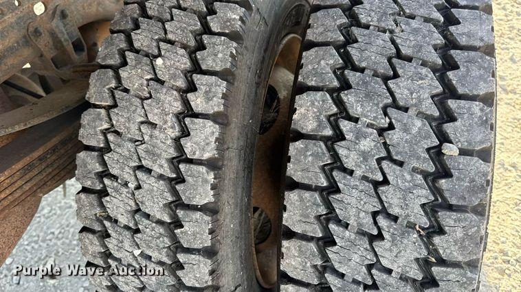 image for item DW6567 1999 Ford F450 Super Duty XL dump flatbed truck