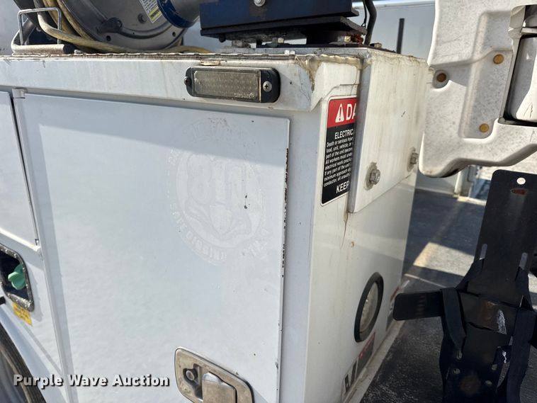 image for item DW6568 2015 Ford F550 Super Duty XL bucket truck