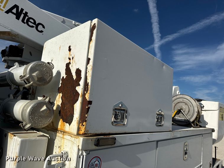 image for item DW6568 2015 Ford F550 Super Duty XL bucket truck