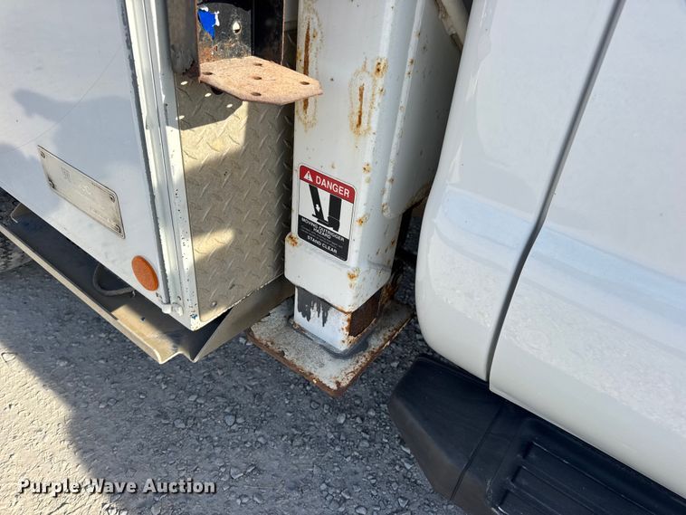 image for item DW6568 2015 Ford F550 Super Duty XL bucket truck