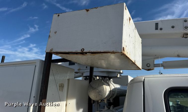 image for item DW6568 2015 Ford F550 Super Duty XL bucket truck