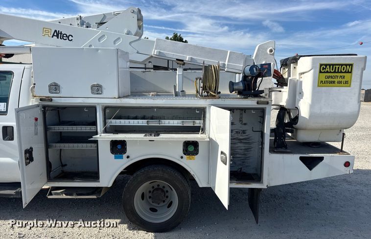 image for item DW6568 2015 Ford F550 Super Duty XL bucket truck