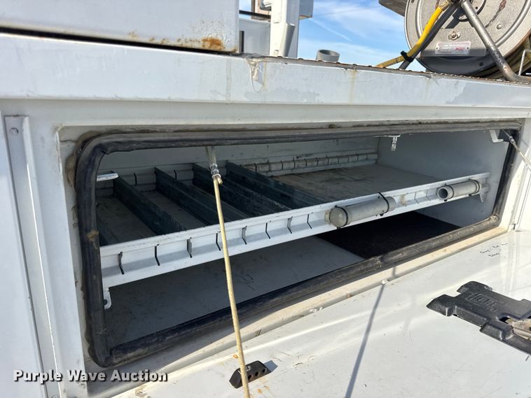 image for item DW6568 2015 Ford F550 Super Duty XL bucket truck