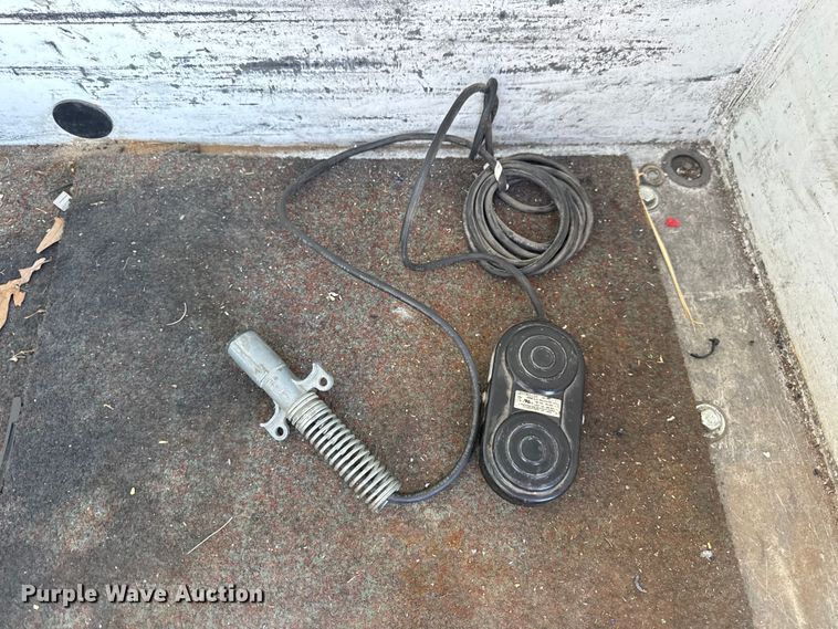 image for item DW6568 2015 Ford F550 Super Duty XL bucket truck