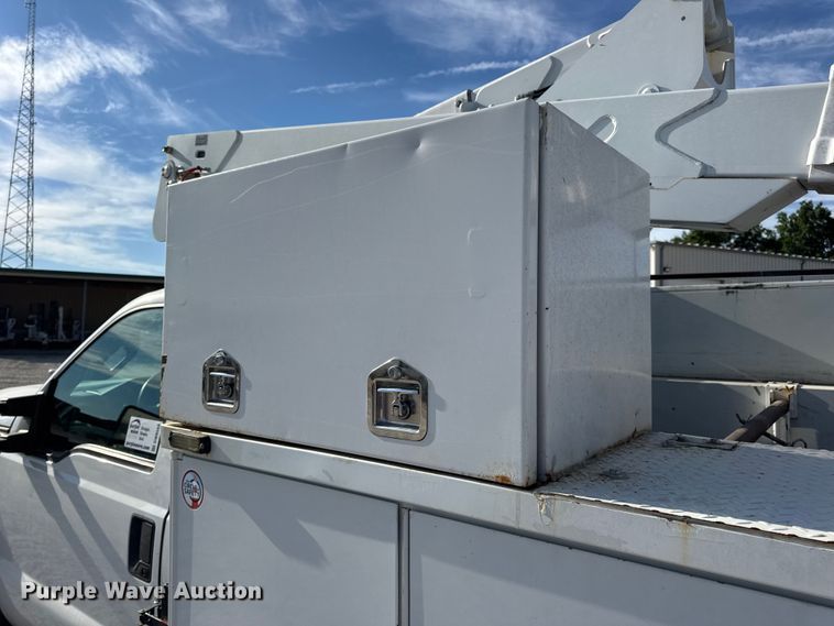 image for item DW6568 2015 Ford F550 Super Duty XL bucket truck