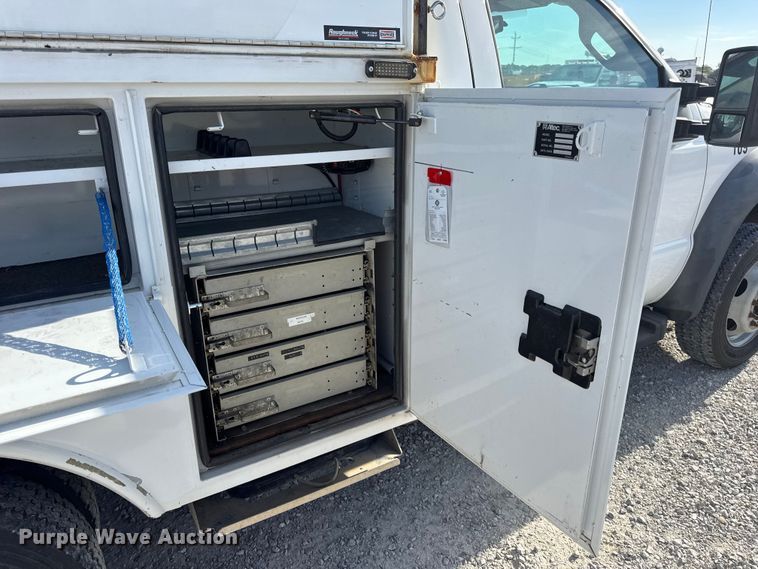 image for item DW6568 2015 Ford F550 Super Duty XL bucket truck