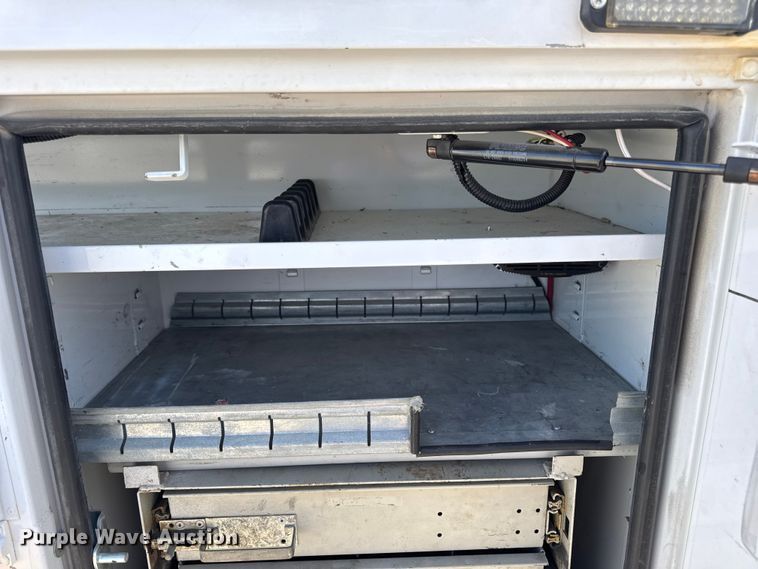 image for item DW6568 2015 Ford F550 Super Duty XL bucket truck