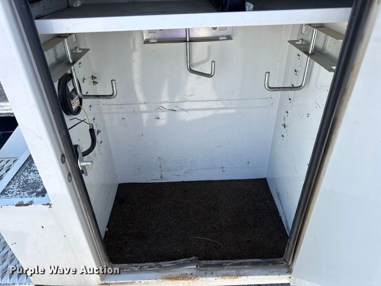 image for item DW6568 2015 Ford F550 Super Duty XL bucket truck