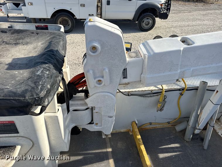 image for item DW6568 2015 Ford F550 Super Duty XL bucket truck