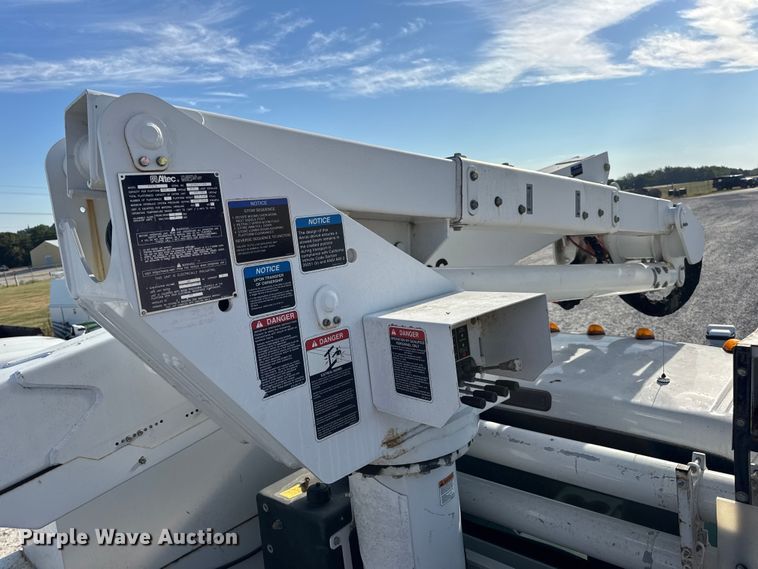 image for item DW6568 2015 Ford F550 Super Duty XL bucket truck