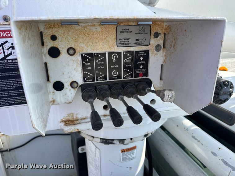 image for item DW6568 2015 Ford F550 Super Duty XL bucket truck