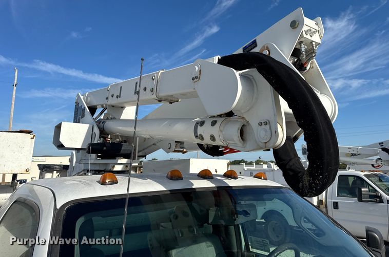 image for item DW6568 2015 Ford F550 Super Duty XL bucket truck