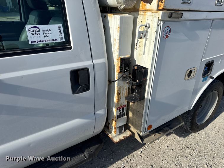 image for item DW6568 2015 Ford F550 Super Duty XL bucket truck