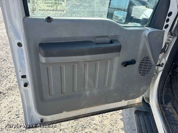 image for item DW6568 2015 Ford F550 Super Duty XL bucket truck