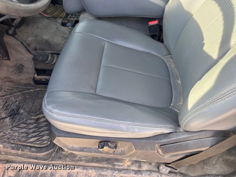 image for item DW6568 2015 Ford F550 Super Duty XL bucket truck