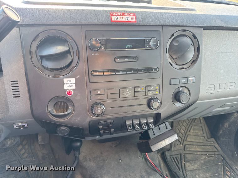 image for item DW6568 2015 Ford F550 Super Duty XL bucket truck