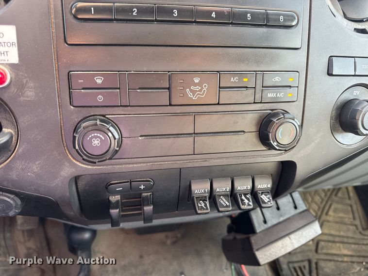 image for item DW6568 2015 Ford F550 Super Duty XL bucket truck