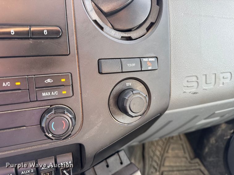 image for item DW6568 2015 Ford F550 Super Duty XL bucket truck