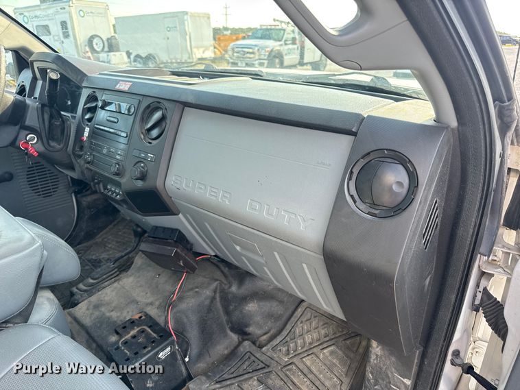 image for item DW6568 2015 Ford F550 Super Duty XL bucket truck