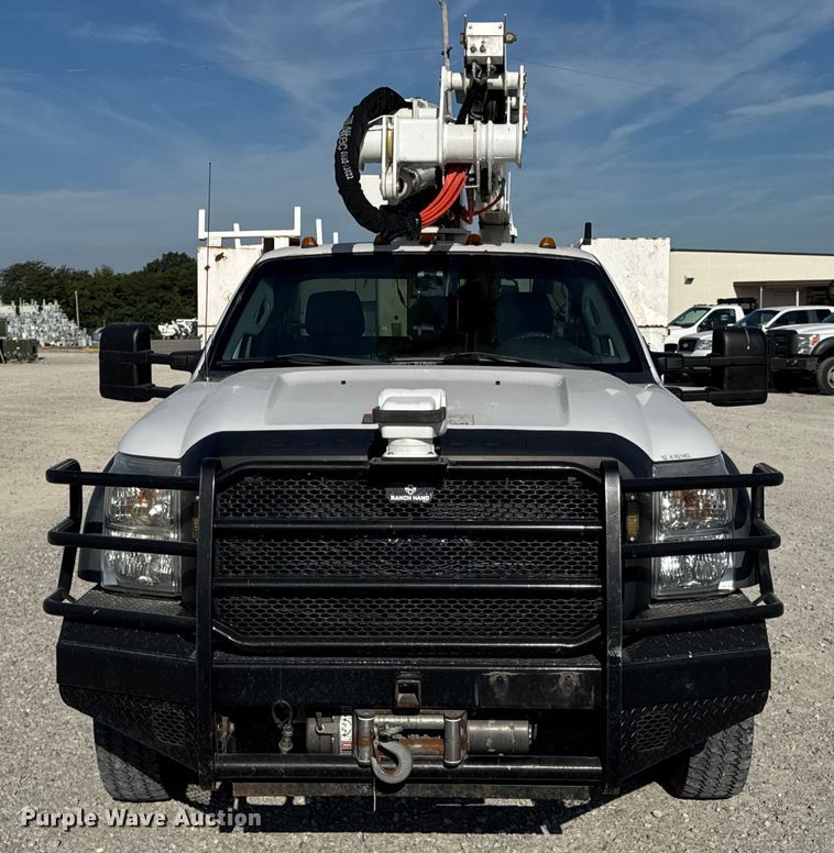 image for item DW6570 2016 Ford F550 Super Duty XL bucket truck