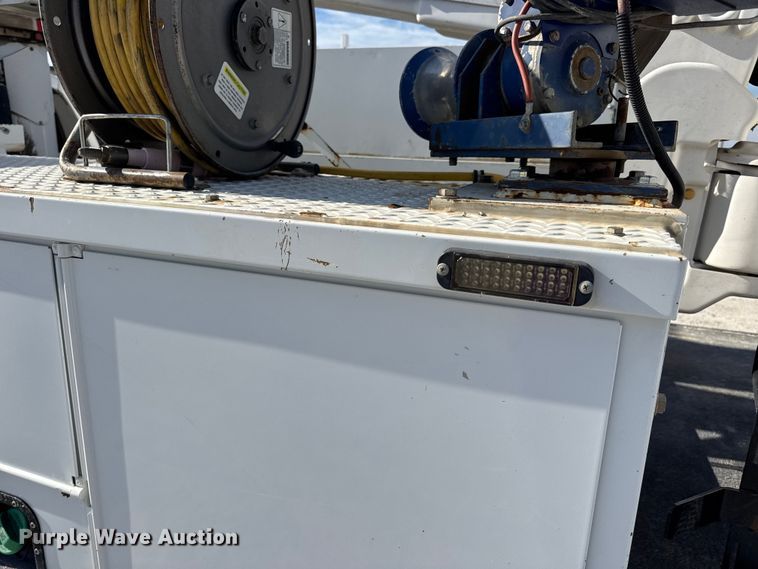 image for item DW6570 2016 Ford F550 Super Duty XL bucket truck