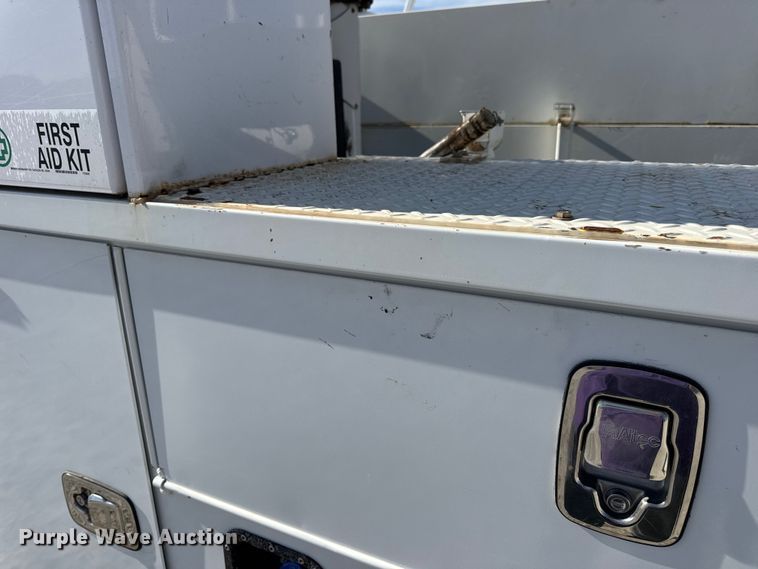 image for item DW6570 2016 Ford F550 Super Duty XL bucket truck