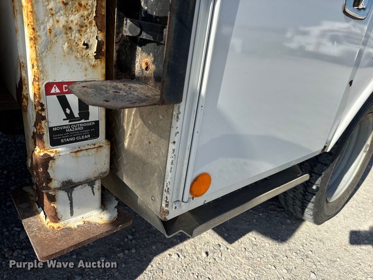 image for item DW6570 2016 Ford F550 Super Duty XL bucket truck